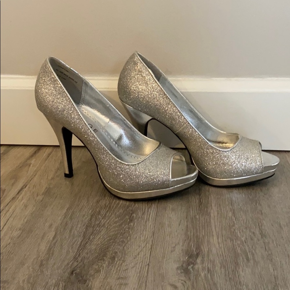 Rampage Silver Glitter Open Toe Pumps 6.5 - Picture 1 of 8
